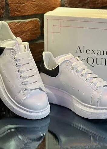 Alexander McQueen 