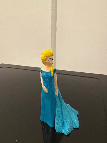 Elsa figürü 15 cm