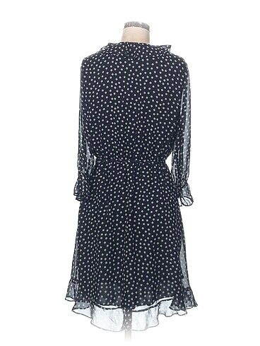 36 Beden Batik Kısa Elbise %70 İndirimli.
