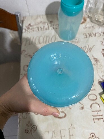 Beden Tupperware kavanoz