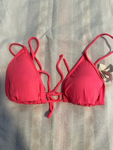 Pembe bikini üstü