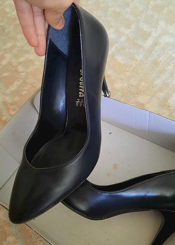 37 Beden Parlak Siyah Stiletto Topuklu Kadın Ayakkabı