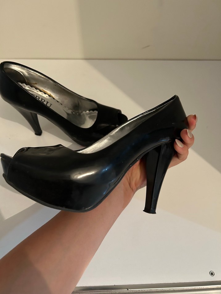 Siyah Parlak platform Rugan  Topuklu Kadın Ayakkabı - Görsel 3