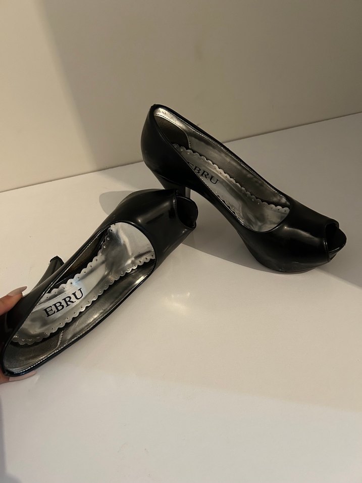 Siyah Parlak platform Rugan  Topuklu Kadın Ayakkabı - Görsel 2