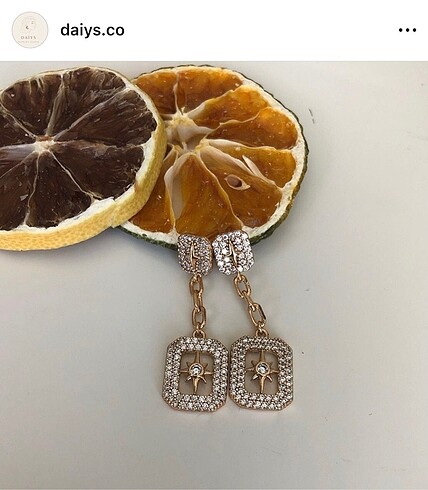 Gold taşlı küpe