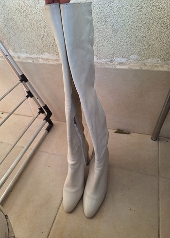 Zara Beyaz Dizüstü Stiletto Çizme