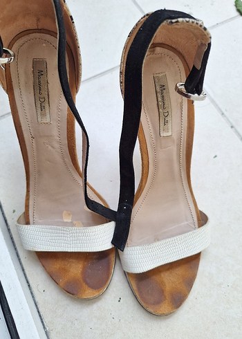 Bej Yılan Desenli Tokalı Stiletto