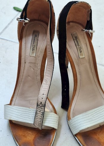 38 Beden Bej Yılan Desenli Tokalı Stiletto