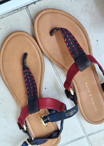 Charles & Keith Kırmızı Deri Kadın Dolgu Topuklu Sandalet