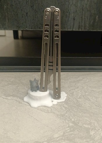 Beyaz tilki figürlü nabalis balisong standı - Görsel 5