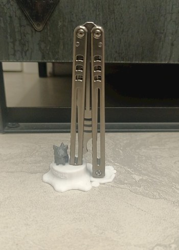 Beyaz tilki figürlü nabalis balisong standı - Görsel 5