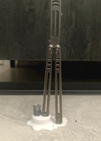 Beyaz tilki figürlü nabalis balisong standı - Görsel 6