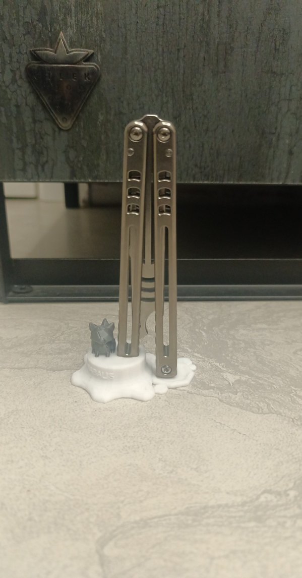 Beyaz tilki figürlü nabalis balisong standı - Görsel 5