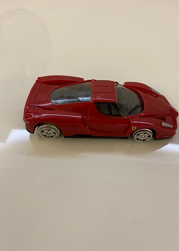  Beden Parlak Kırmızı Ferrari Oyuncak Araba