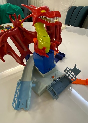 Hot Wheels Ejderha Macerası Oyun Seti