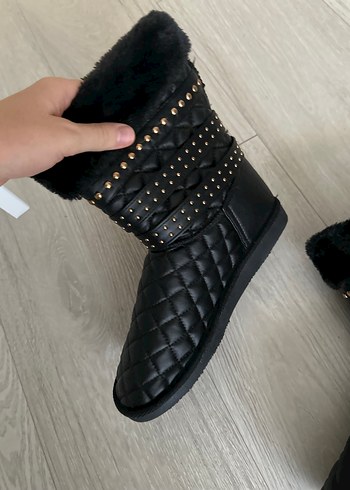 37 Beden siyah Renk Siyah Deri Tokalı Kadın Bot