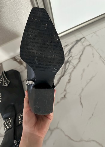 Pelinin Ayakkabıları Kemerli Siyah Gotik Dizüstü Botlar