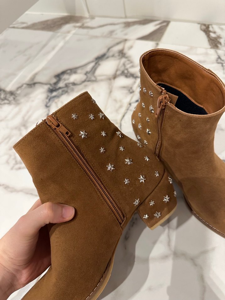 Kahverengi Süet Yıldız İşlemeli Kadın Bot - Görsel 4