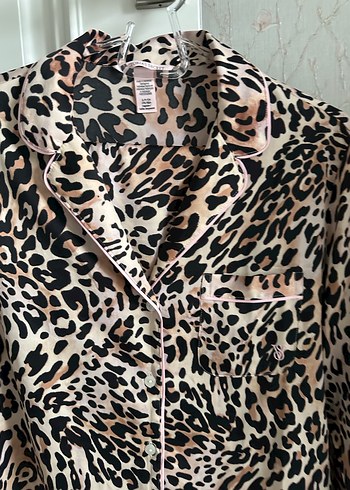 Leopar Desenli V Yakalı Kadın pijama takımı - Görsel 4