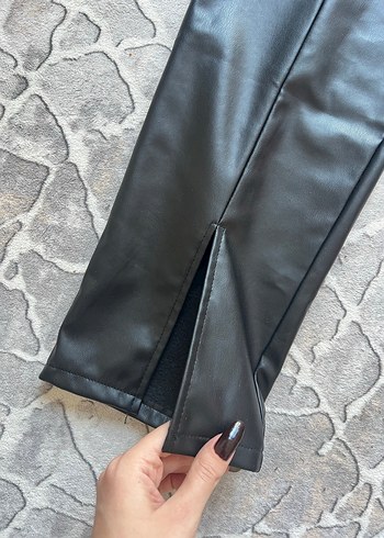 Siyah Deri Pantolon - Görsel 2