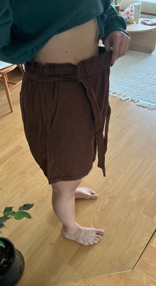 Dökümlü Kahverengi Midi Şort - Görsel 2