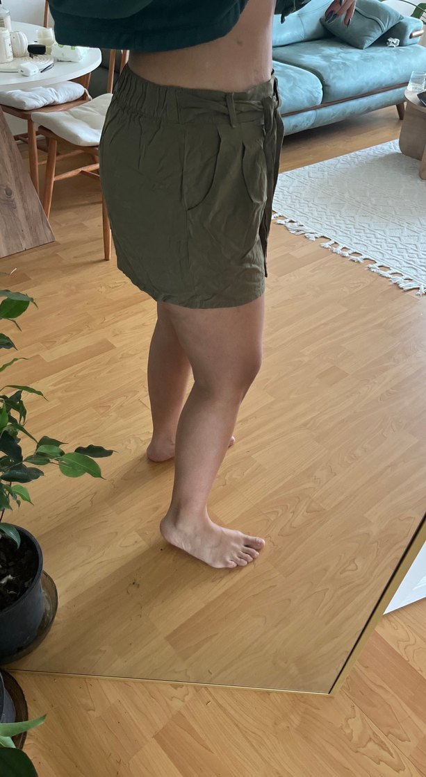 Bol Kesim Keten Şort - Görsel 2