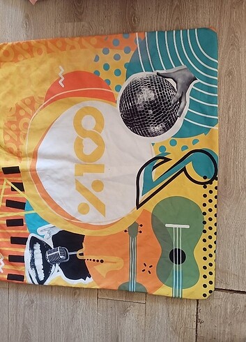 Yüzde yüz müzik ve +1 büyük pus yastık kılıfı 