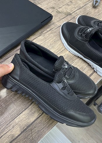 Diğer Siyah Kadın Spor Ayakkabı Velcro Detaylı