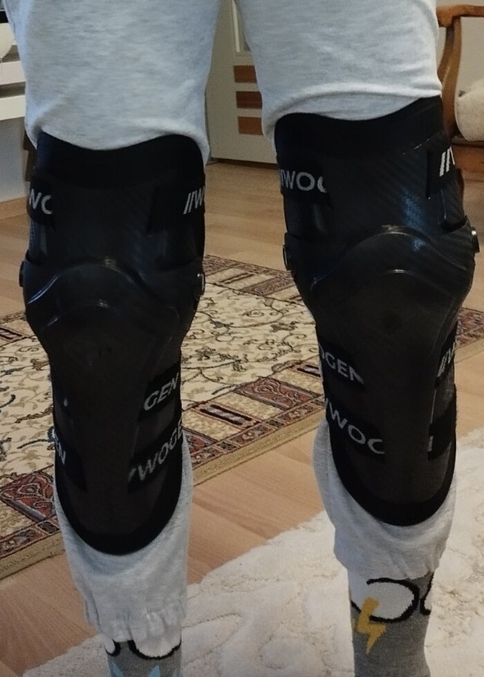 Motosiklet dizliği ve eldiveni  - Görsel 2