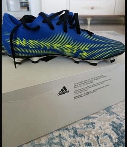 40 Beden Ürün yenidir 40,5 numara adidas nemessis