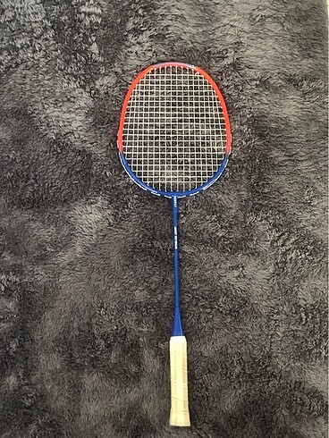  Badminton raketi