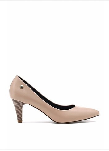 Nine West Nensi