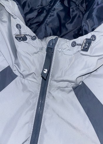 Erkek Gri Spor Kapüşonlu Rüzgarlık Ceket BERSHKA - Görsel 2