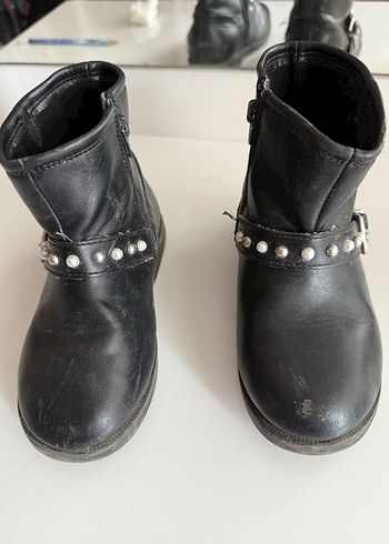 Kızlar için Parlak Siyah Tokalı Biker Botlar - Görsel 4