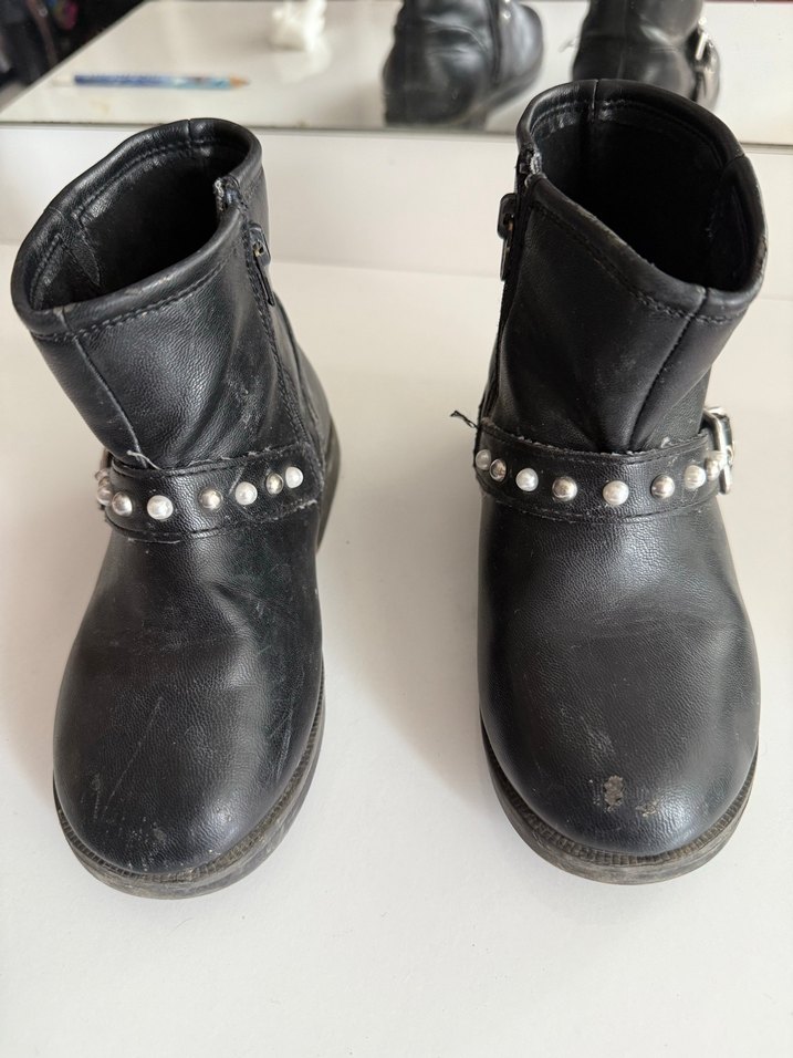 Kızlar için Parlak Siyah Tokalı Biker Botlar - Görsel 4