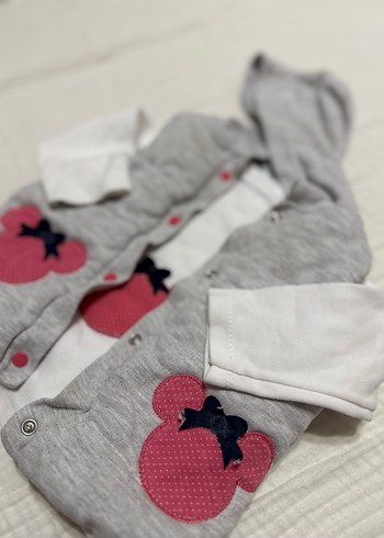 Gri Kapüşonlu Uzun Kollu Bebek Kıyafet Takımı - Görsel 3