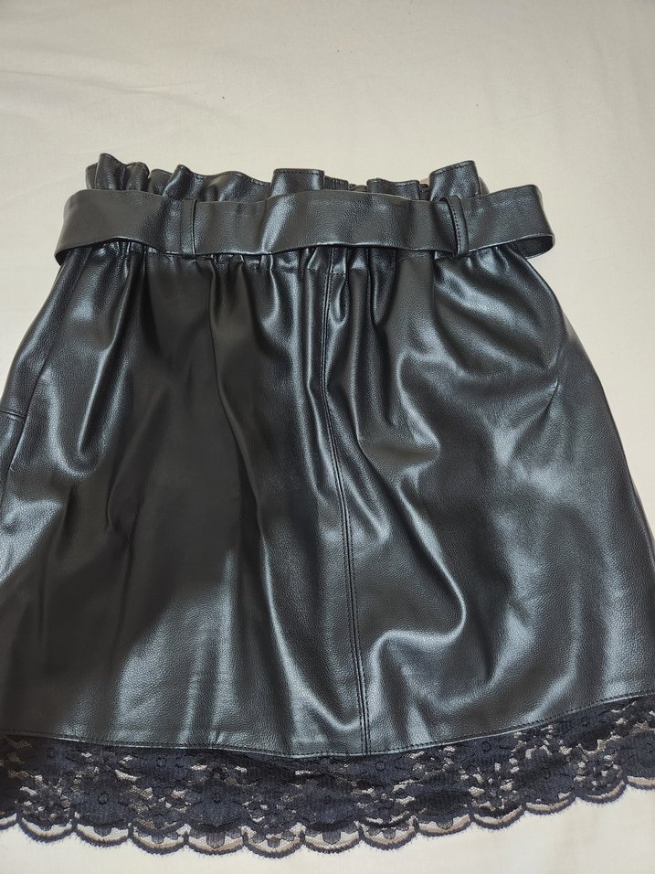 Kemer Detaylı Siyah Deri Mini Etek - Görsel 2