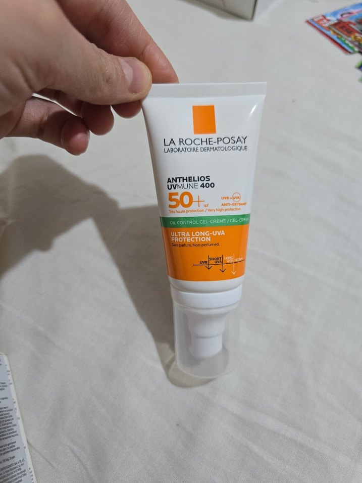 La Roche-Posay Anthelios Uvmune 400 SPF50+ Yüz Güneş Kremi 50ml - Görsel 2