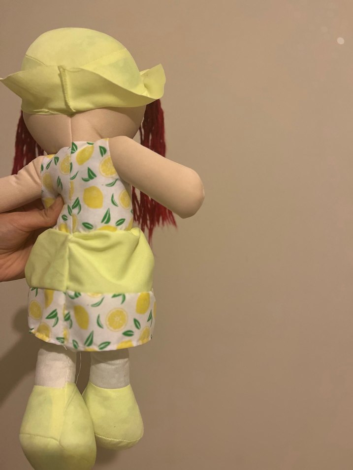 Sarı Elbiseli Renkli Bebek Oyuncak - Görsel 2