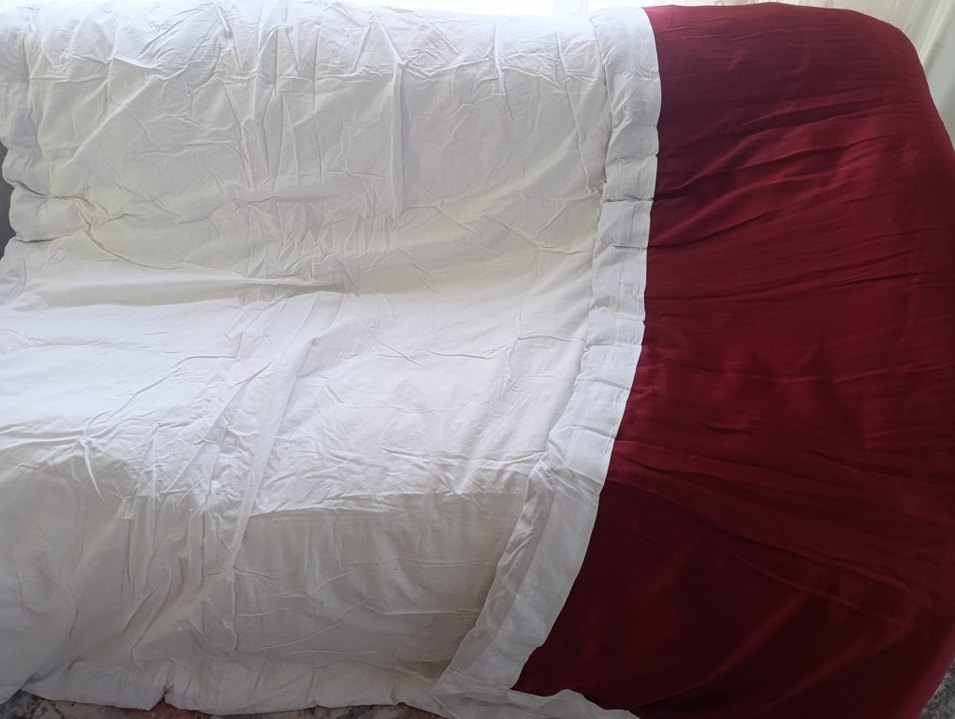 Bordo Parlak Düz Desen yorgan - Görsel 3