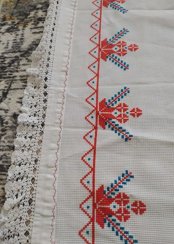 Nakışlı Beyaz ve Gri örtü - Görsel 3