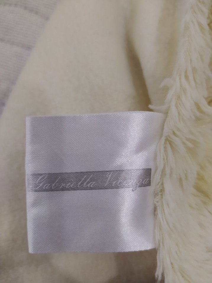 Kadın Beyaz Peluş Detaylı Şal - Görsel 2