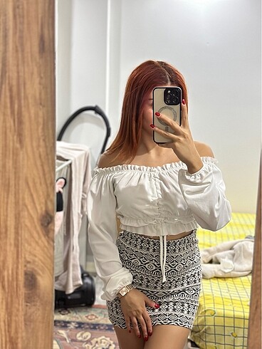 Beyaz crop üst
