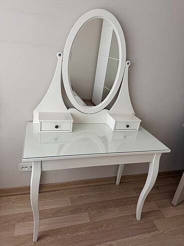 İkea Hemnes Makyaj Masası