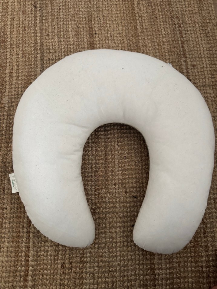 Gri Emzirme Yastığı ve Emzirme Örtüsü Seti - Görsel 3