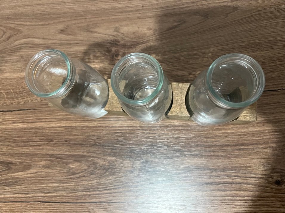 Bej Ahşap ve Cam Vazo Standı - Görsel 2