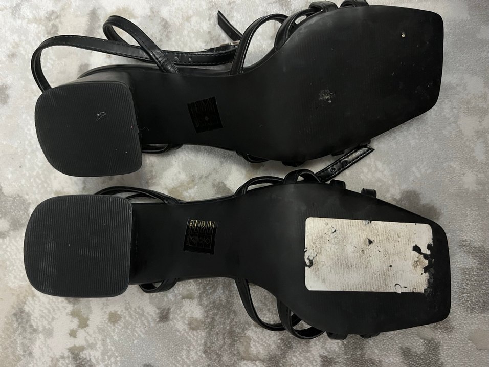 Siyah Tokalı Kadın Topuklu Ayakkabı - Görsel 4