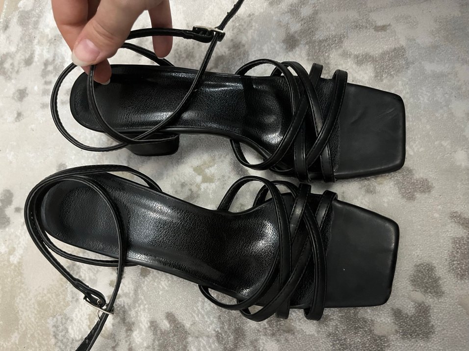 Siyah Tokalı Kadın Topuklu Ayakkabı - Görsel 2