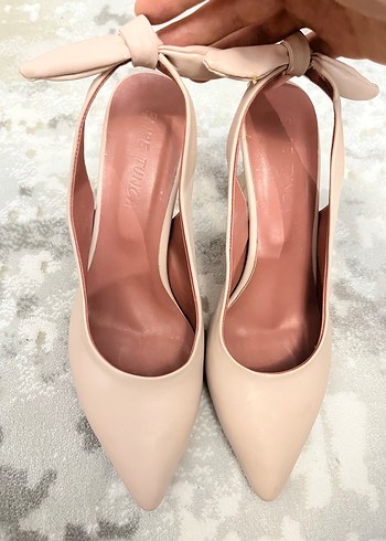 Emre Tunca markalı Bej Topuklu Kadın Ayakkabı - Görsel 2