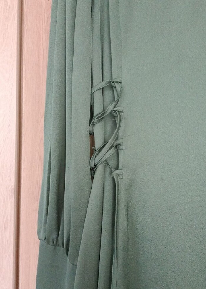 Çağla yeşili saten tesettür abiye - Görsel 2